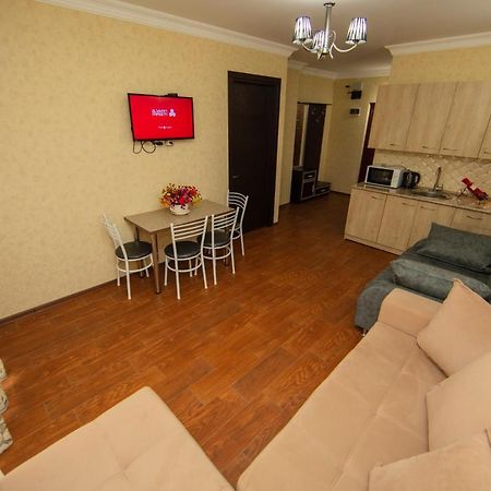 Sea Towers Suite Батуми Экстерьер фото
