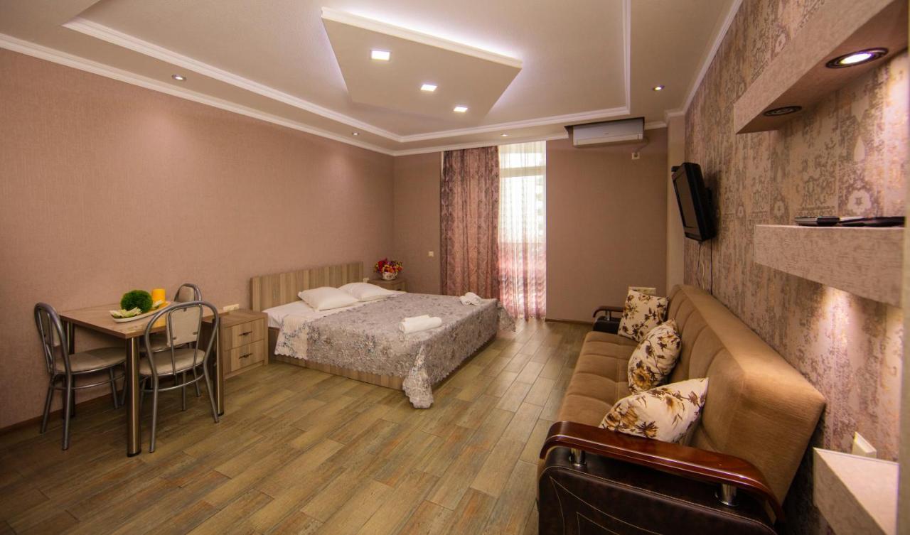 Sea Towers Suite Батуми Экстерьер фото