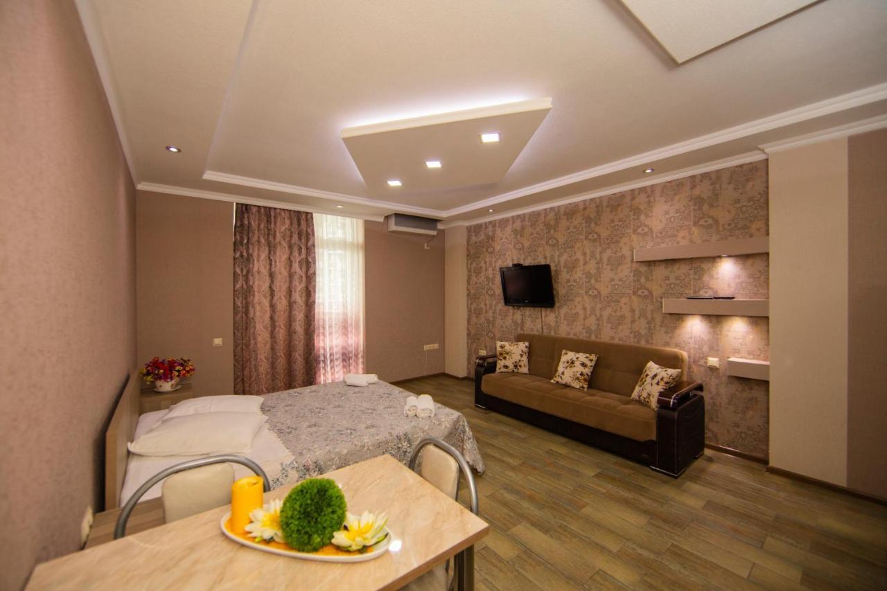 Sea Towers Suite Батуми Экстерьер фото