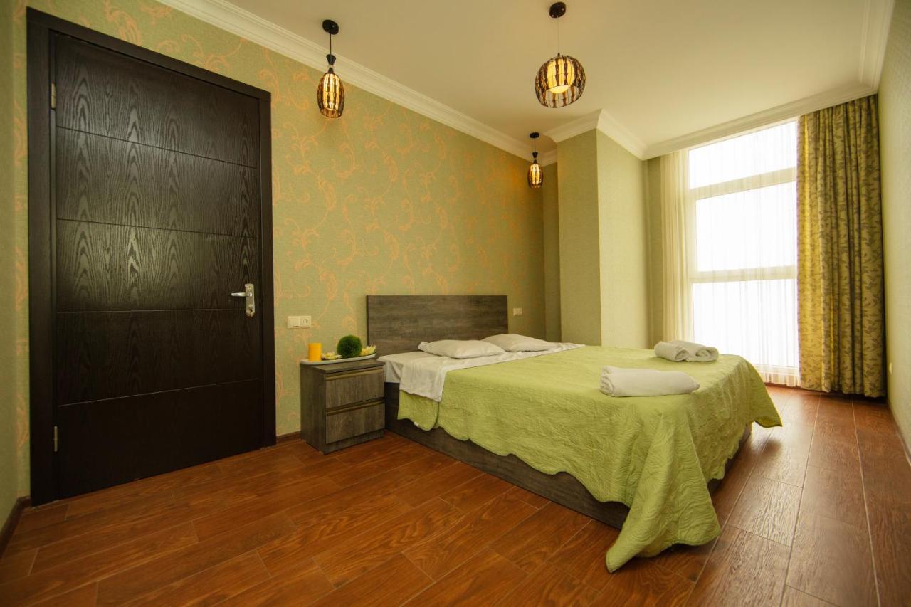 Sea Towers Suite Батуми Экстерьер фото