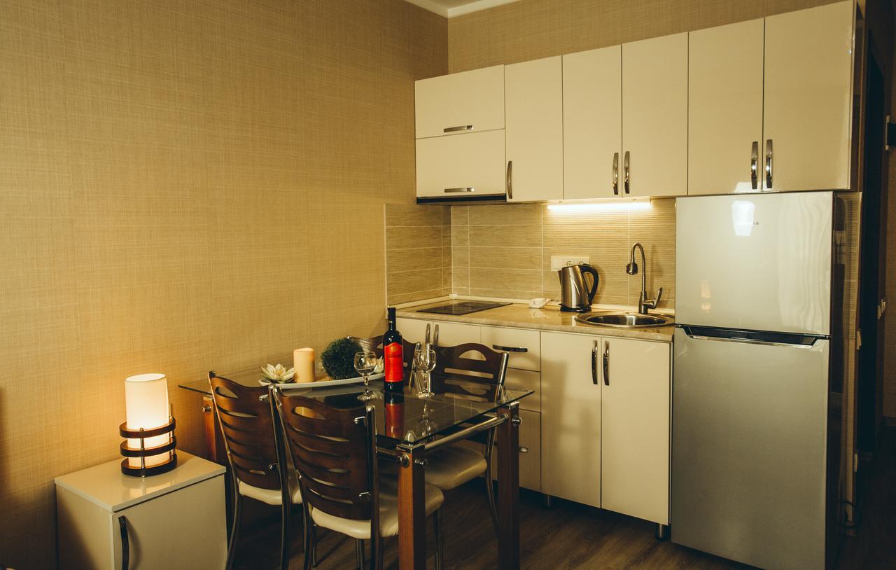 Sea Towers Suite Батуми Экстерьер фото